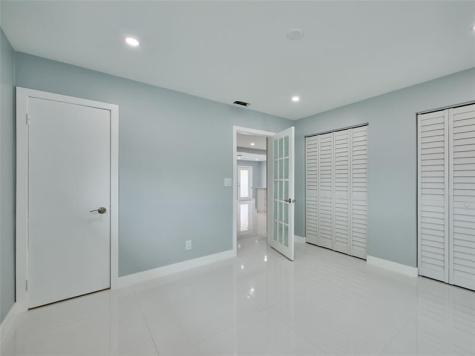 440 NW 37th Street Oakland Park FL 33309