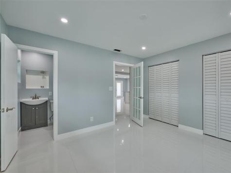 440 NW 37th Street Oakland Park FL 33309