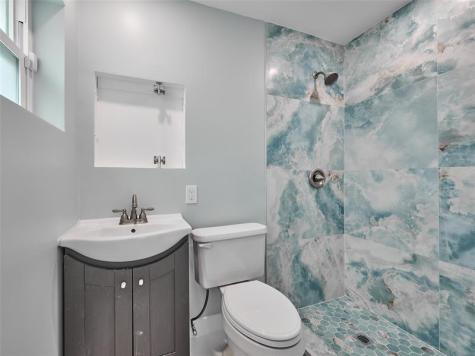 440 NW 37th Street Oakland Park FL 33309