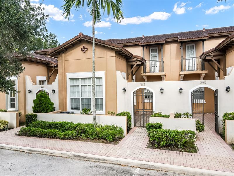 1061 SW 147th Terrace Pembroke Pines FL 33027