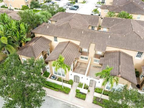 1061 SW 147th Terrace Pembroke Pines FL 33027