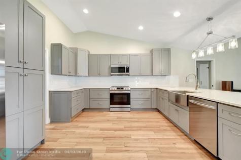 18725 W Sycamore Loxahatchee FL 33470