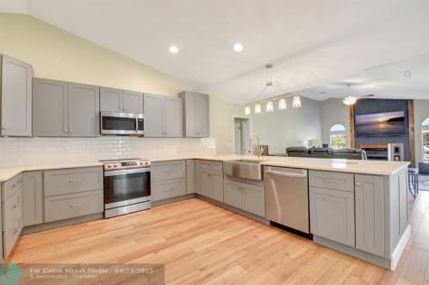 18725 W Sycamore Loxahatchee FL 33470