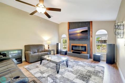 18725 W Sycamore Loxahatchee FL 33470