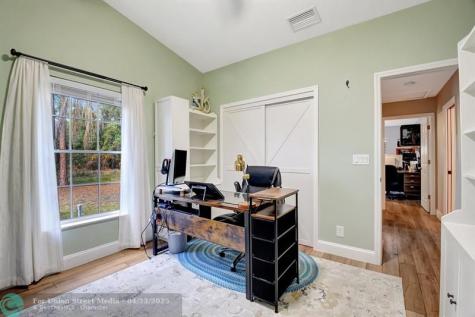 18725 W Sycamore Loxahatchee FL 33470
