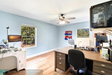 18725 W Sycamore Loxahatchee FL 33470