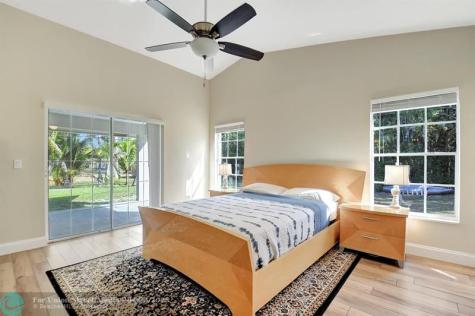18725 W Sycamore Loxahatchee FL 33470