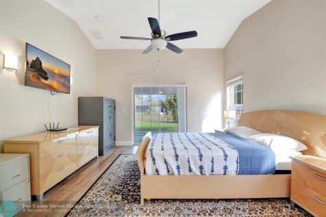 18725 W Sycamore Loxahatchee FL 33470