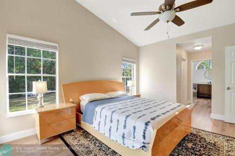 18725 W Sycamore Loxahatchee FL 33470