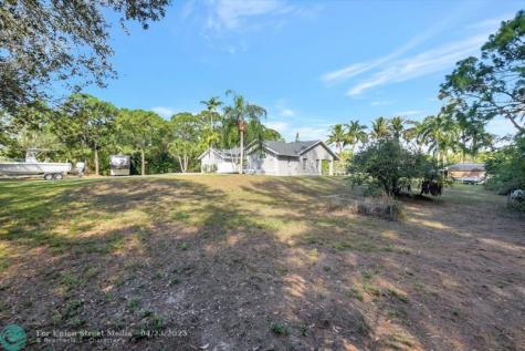 18725 W Sycamore Loxahatchee FL 33470