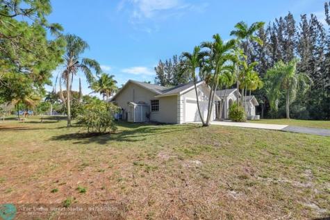 18725 W Sycamore Loxahatchee FL 33470