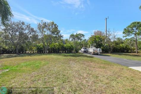 18725 W Sycamore Loxahatchee FL 33470