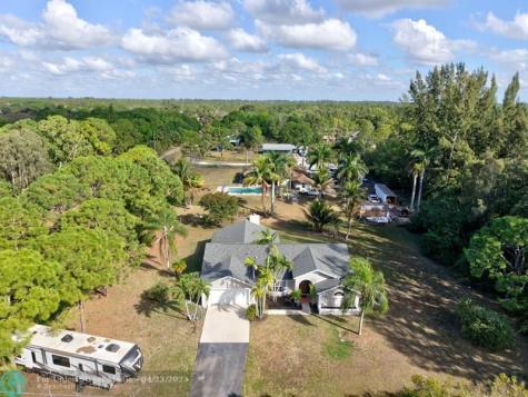 18725 W Sycamore Loxahatchee FL 33470