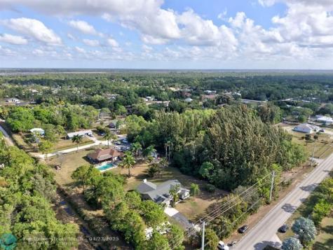 18725 W Sycamore Loxahatchee FL 33470