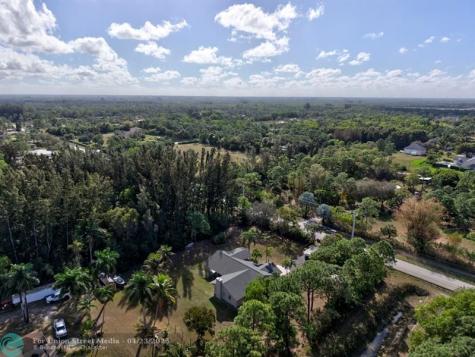 18725 W Sycamore Loxahatchee FL 33470