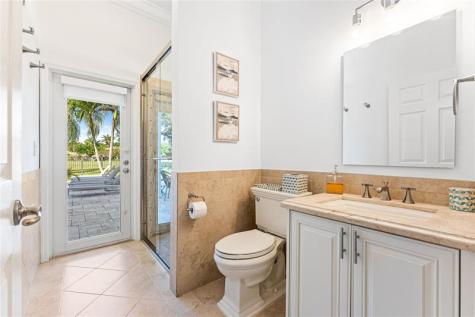 2527 Montclaire Circle Weston FL 33327