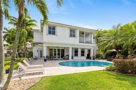 2527 Montclaire Circle Weston FL 33327