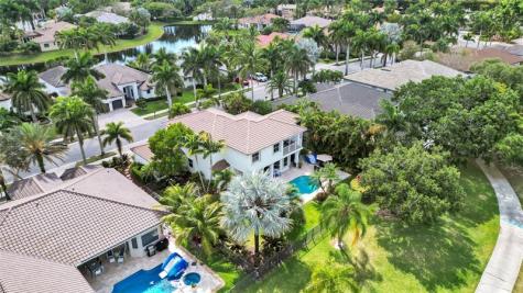2527 Montclaire Circle Weston FL 33327