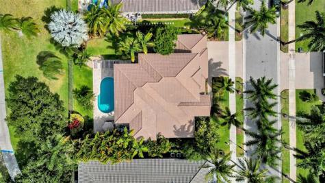 2527 Montclaire Circle Weston FL 33327