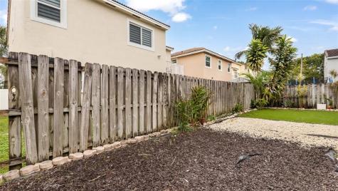 7479 NW 17th Drive Pembroke Pines FL 33024
