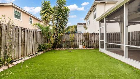 7479 NW 17th Drive Pembroke Pines FL 33024
