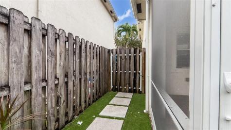 7479 NW 17th Drive Pembroke Pines FL 33024
