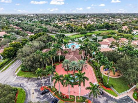 7479 NW 17th Drive Pembroke Pines FL 33024