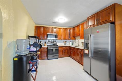 2126 Washington Street Hollywood FL 33020