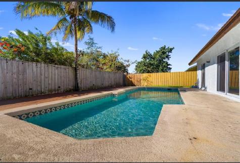 7060 NW 47th Place Lauderhill FL 33319