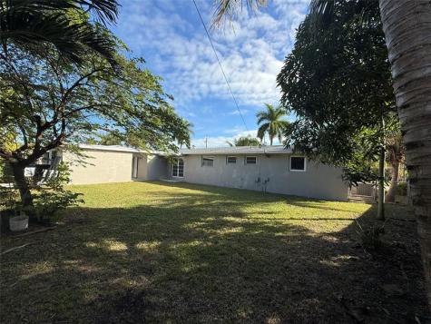19900 SW 87th Avenue Cutler Bay FL 33157