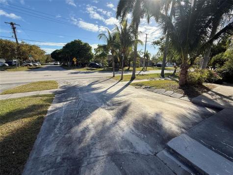 19900 SW 87th Avenue Cutler Bay FL 33157