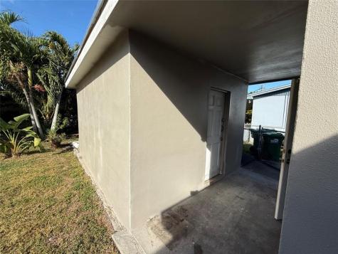 19900 SW 87th Avenue Cutler Bay FL 33157