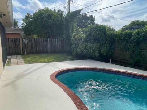 8510 Sunset Strip Sunrise FL 33322