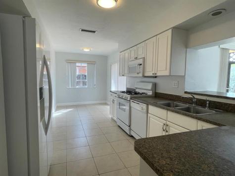 8510 Sunset Strip Sunrise FL 33322