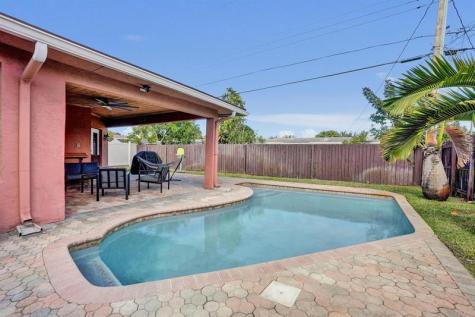7671 NW 15th Court Pembroke Pines FL 33024