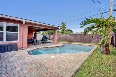 7671 NW 15th Court Pembroke Pines FL 33024