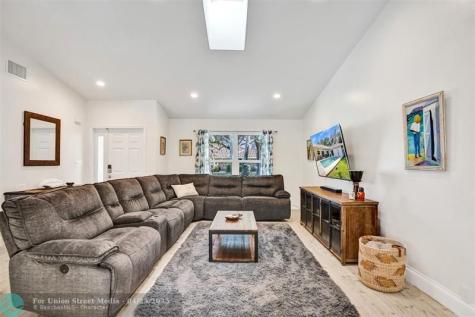 4306 NW 70th Lane Coral Springs FL 33065