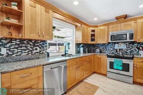 4306 NW 70th Lane Coral Springs FL 33065