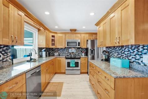 4306 NW 70th Lane Coral Springs FL 33065