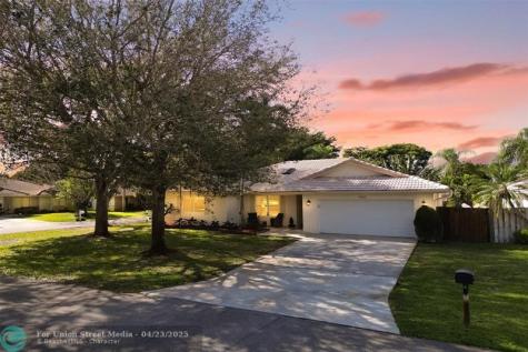 4306 NW 70th Lane Coral Springs FL 33065