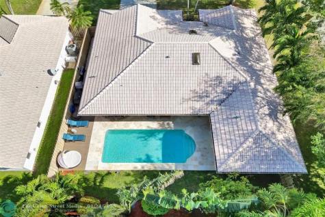 4306 NW 70th Lane Coral Springs FL 33065