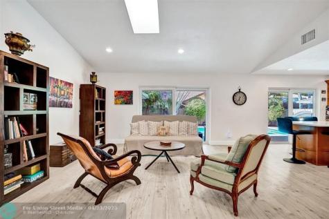 4306 NW 70th Lane Coral Springs FL 33065