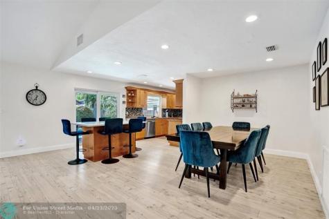 4306 NW 70th Lane Coral Springs FL 33065