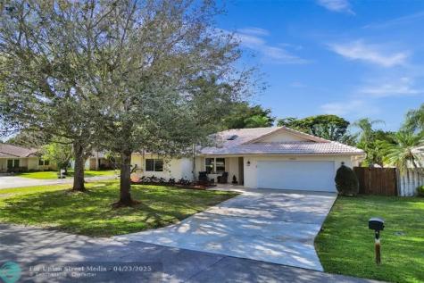 4306 NW 70th Lane Coral Springs FL 33065