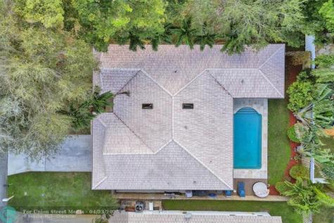 4306 NW 70th Lane Coral Springs FL 33065