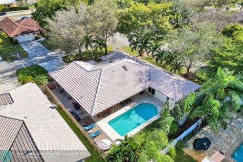 4306 NW 70th Lane Coral Springs FL 33065