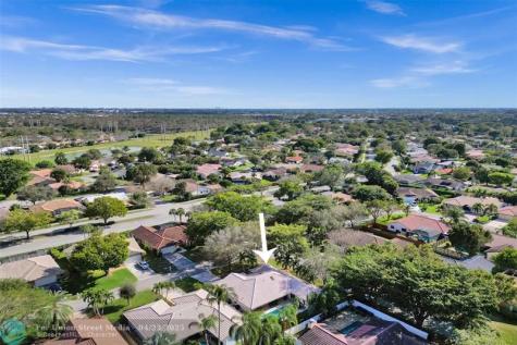 4306 NW 70th Lane Coral Springs FL 33065