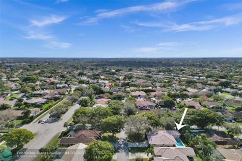4306 NW 70th Lane Coral Springs FL 33065