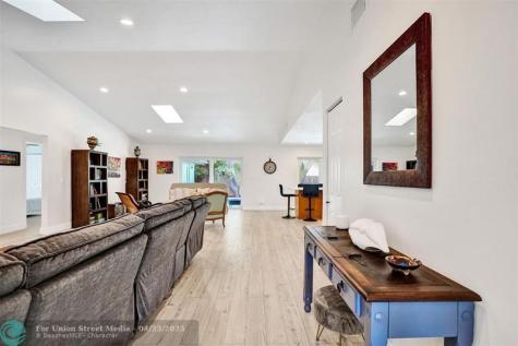 4306 NW 70th Lane Coral Springs FL 33065