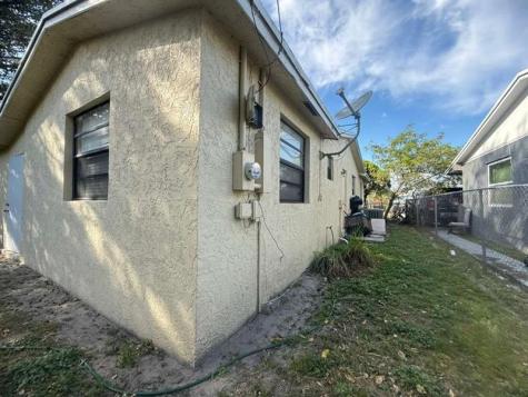 5836 Wiley Street Hollywood FL 33023